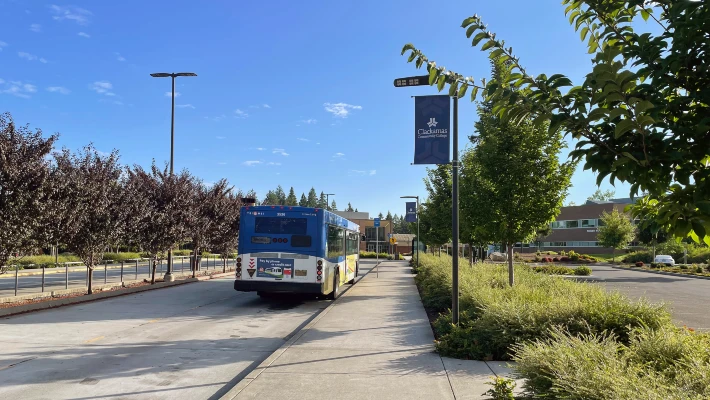 Trimet bus at the entrance of CCC's Oregon City campus