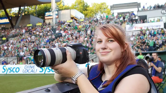 Student sports journalist gets experience in the press box